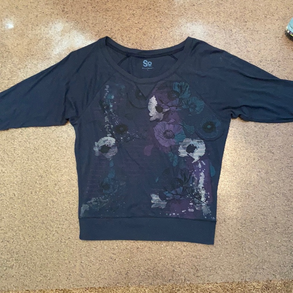 Half sleeve floral top